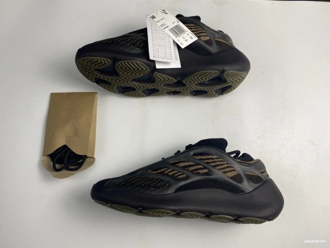 GY0189 ADIDAS V3 700 YEEZY 0809